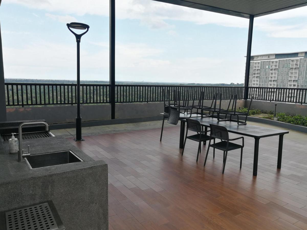 Bsp21 Apartment Jenjarum Exterior photo